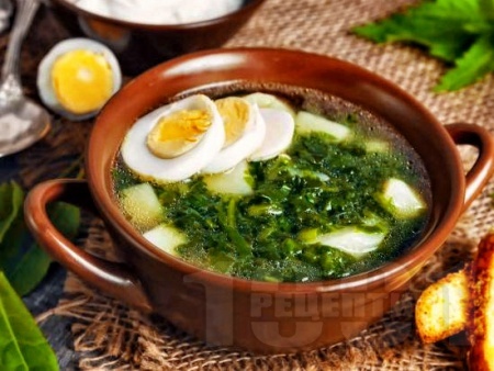 Супа от коприва и киселец с варени яйца - снимка на рецептата